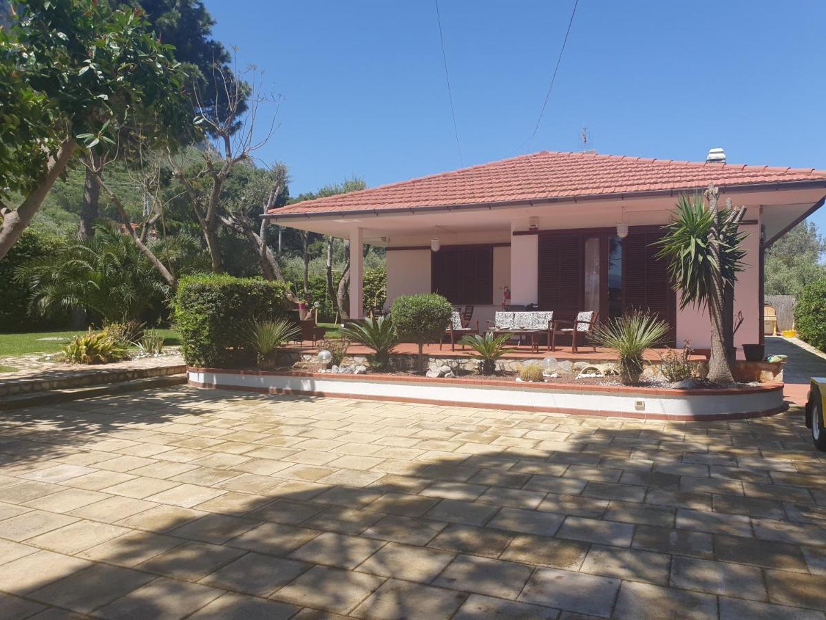 Villa Mariella Карини Екстериор снимка