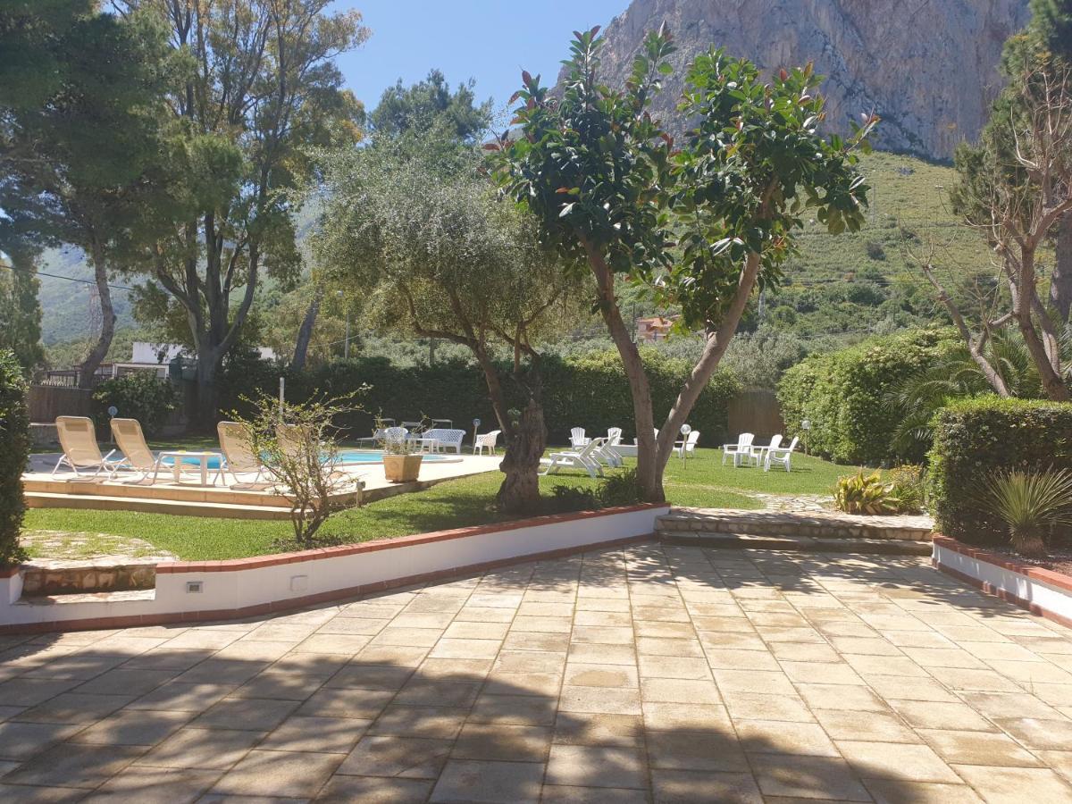 Villa Mariella Карини Екстериор снимка