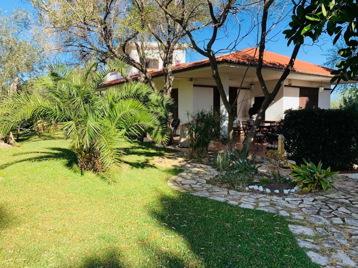 Villa Mariella Карини Екстериор снимка